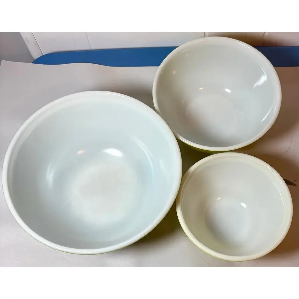 Vintage Pyrex Verde Nesting Mixing Bowls Set 3pc 401 402 403 Avocado Green MCM